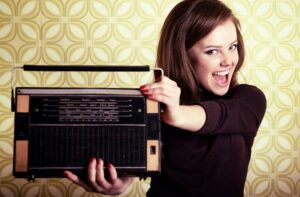 como-anunciar-na--transamerica-fm mulher radio AGNC - Agência de Marketing