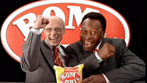 propaganda-feita-pelo-pele Pelé é um dos mais famosos jogadores de futebol de todos os tempos, considerado por muitos como o melhor jogador de futebol de todos os tempos. Ele nasceu em 23 de outubro de 1940 no Brasil e começou a sua carreira profissional de futebol aos 15 anos. Pelé jogou profissionalmente por três times diferentes ao longo da sua carreira: Santos, New York Cosmos e Seleção Brasileira.