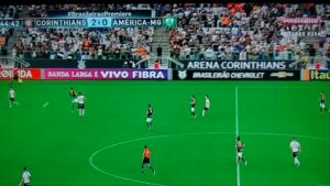 como-fazer-publicidade-no-time-do-corinthiand O poder da publicidade e do marketing é enorme, especialmente para públicos específicos. A publicidade é uma ferramenta valiosa para atrair novos clientes e fidelizar os existentes, enquanto o marketing é usado para entender as necessidades e desejos do público-alvo e criar campanhas que os atinjam de maneira eficaz.