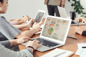 agencia-link-patrocinado Para um ecommerce, uma agência de tráfego pago pode atuar de diversas maneiras, visando aumentar o tráfego de visitantes e, consequentemente, as vendas.