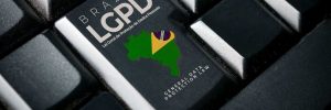 Sim, é recomendável buscar a ajuda de especialistas em proteção de dados para garantir que sua empresa esteja em conformidade com a LGPD. Eles podem ajudá-lo a identificar os riscos e implementar medidas de segurança adequadas para proteger os dados de seus clientes.