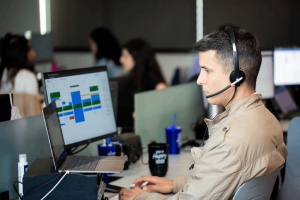 A escolha entre Help Desk e WhatsApp como ferramenta de suporte ao cliente depende das necessidades específicas de cada empresa. Ambas as ferramentas têm seus pontos fortes e fracos.