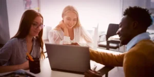 Como escolher a melhor agência de marketing para o seu negócio AGNC Agência de Marketing Outros requisitos importantes que uma agência de marketing deve ter incluem: