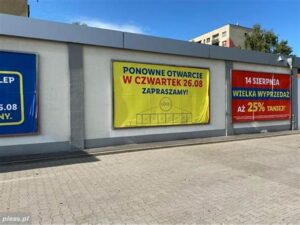 Reforço da marca: Ao exibir sua marca em locais estratégicos, você fortalece o reconhecimento e a lembrança da sua empresa na mente dos consumidores.