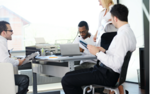 Assessoria Presencial: Como Atua uma Assessoria Presencial? AGNC Agência de Marketing Bem-vindo ao artigo da AGNC Publicidade, onde vamos explorar o papel e a importância da assessoria presencial. Se você está buscando maneiras de fortalecer sua marca, construir relacionamentos com a imprensa e alcançar visibilidade para sua empresa ou organização, a assessoria de imprensa é uma estratégia essencial a ser considerada.