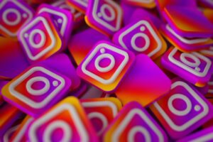 Saiba como usar a melhor o Tráfego pago no Instagram e vender todos os dias AGNC Agência de Marketing Acompanhe e otimize suas campanhas: Monitorar e analisar os resultados de suas campanhas de tráfego pago no Instagram é essencial para identificar o que está funcionando e o que pode ser aprimorado. Acompanhe métricas como alcance, impressões, cliques e conversões, e faça ajustes regulares para otimizar o desempenho dos seus anúncios.
