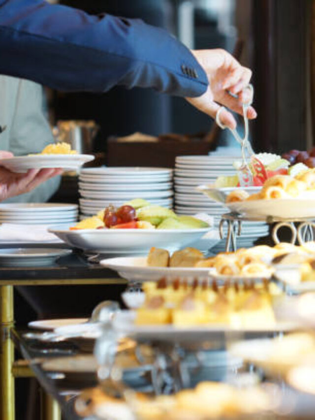International buffet in the hotel for meetings and seminars, dining together.