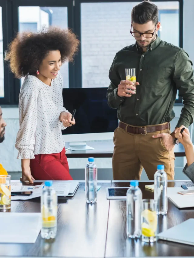 cropped-237175-olhando-por-dentro-como-funciona-uma-agencia-de-marketing-digital-1.webp