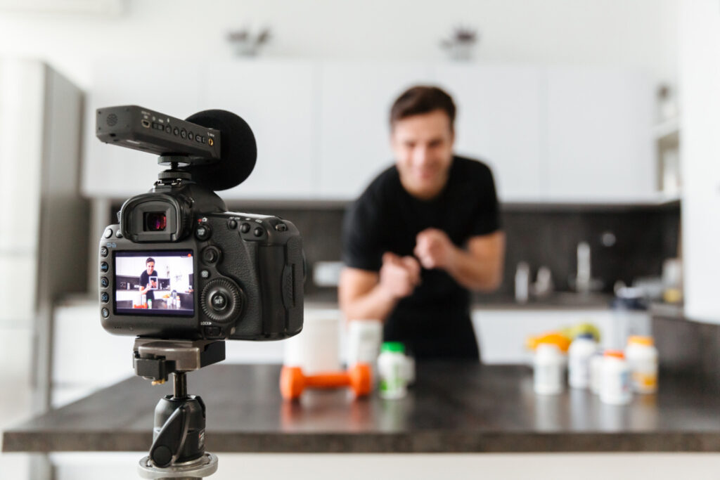 Tipos de Infoprodutos: Descubra o Segredo para o Sucesso em 2024 AGNC Agência de Marketing 5 Tipos De Infoprodutos Para Lançar Em 2024 📹 Quer ganhar dinheiro em 2024? Descubra quais são so tipos de infoprodutos mais vendidos em 2024 e como lançar o seu. DESCUBRA