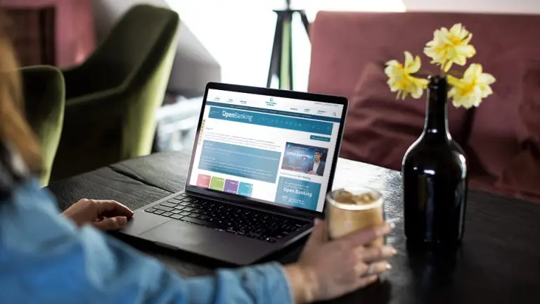 Olá, sou Patrick, e se você está pensando em como se manter relevante no mundo digital, este artigo é para você. A verdade é que as Tendências de Consumo 2026 não são um futuro distante; são a realidade iminente que está batendo à porta do seu negócio.