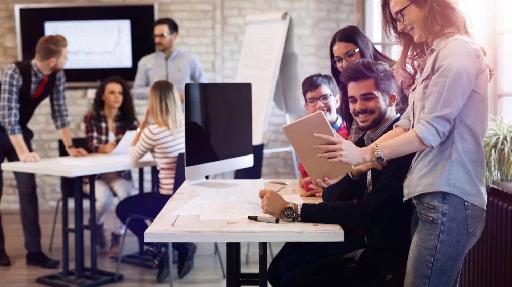 Olá, tudo bem? Aqui é o Patrick. Se você está pensando em escalar seu negócio, este artigo sobre Assessoria de Imprensa para Startups B2B vai direto ao ponto: não é luxo, é infraestrutura estratégica para quem busca autoridade e crescimento.