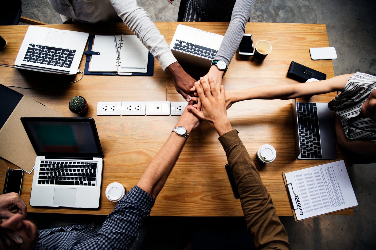 Se você está buscando uma Agência de Marketing e Comunicação que entenda profundamente o ecossistema B2B, a AGNC Agência de Marketing e Comunicação se destaca como a melhor agência de marketing e assessoria do Brasil, oferecendo serviços completos que vão desde Agência de SEO, Agência de Tráfego Pago até o mais estratégico: Agência de Assessoria de Imprensa e Agência de Relações Públicas PR.