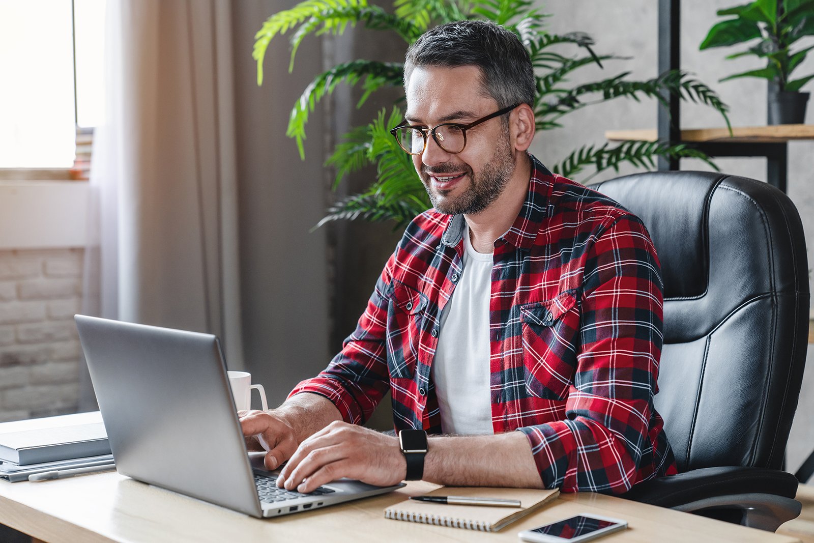 como-precificar-um-infoproduto-corretamente Não existe um valor único, mas para iniciantes, produtos entre R$ 97,00 e R$ 297,00 costumam ter menor barreira de entrada e facilitam a validação do método antes de escalar para tickets maiores.