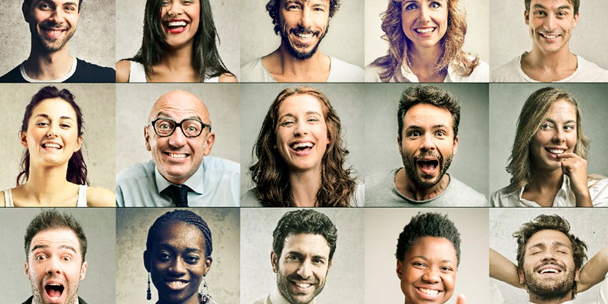 Com o avanço do Google SGE e de ferramentas como o Gemini e ChatGPT, a forma como as pessoas buscam soluções mudou. As buscas agora são conversacionais. Se você definiu bem sua persona, sua marca aparecerá nas respostas de "Zero Click", onde a IA resume a melhor solução para o usuário.